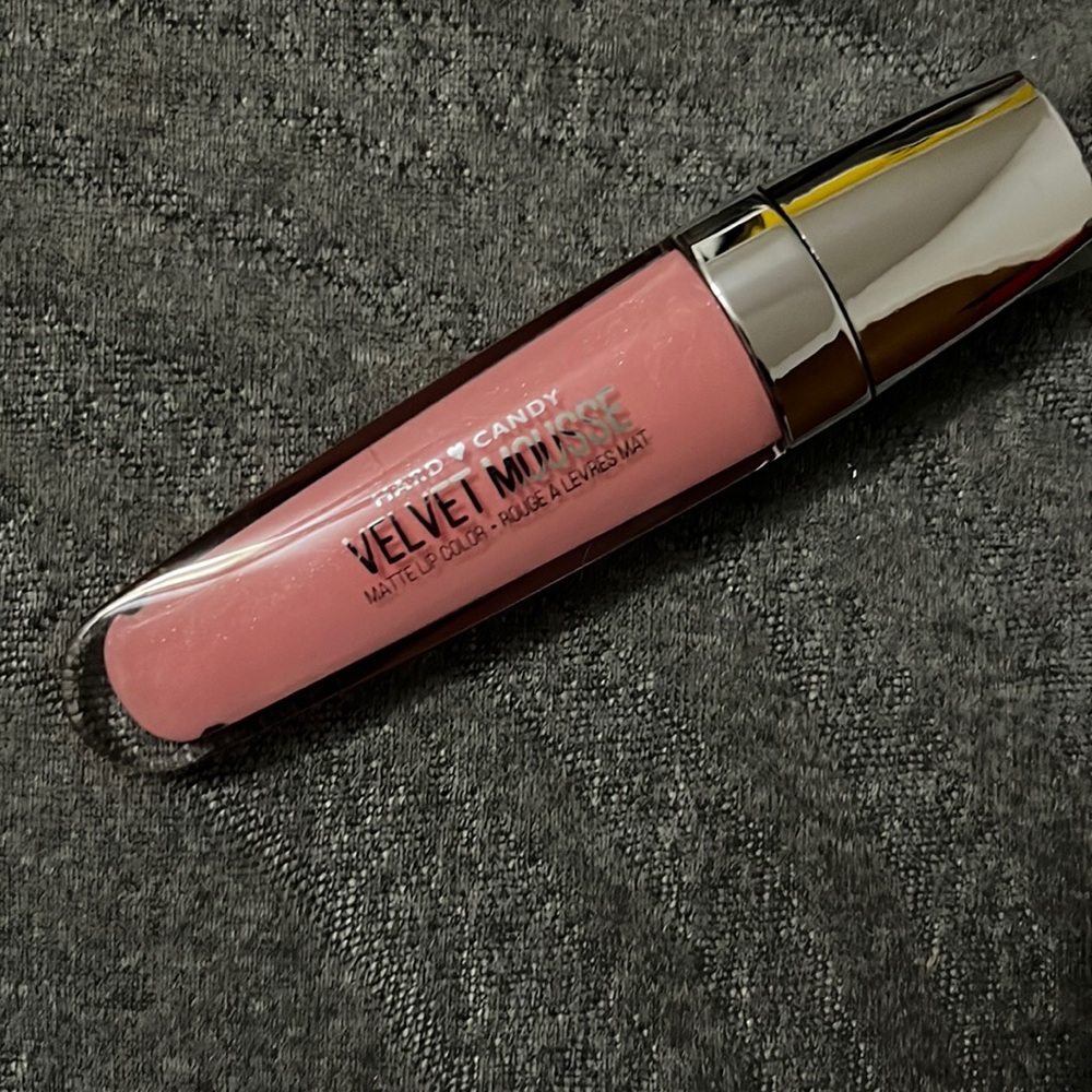 Swan Lake Hard Candy Velvet Mousse Lip Color